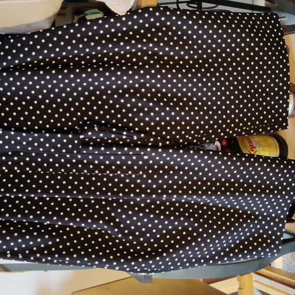 Laundry by Shelli Segal Black & White polka dot pleated high waisted crop pants - Picture 3 of 6